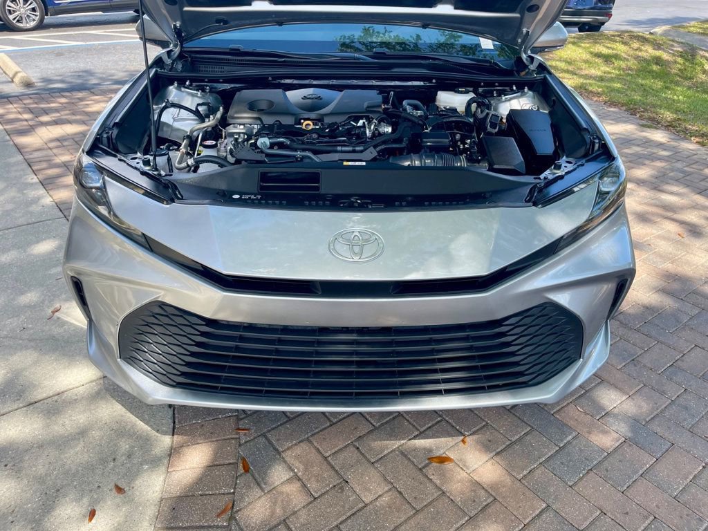 Used 2025 Toyota Camry LE image 16
