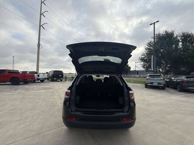 Used 2020 Jeep Compass Sport AWD/4WD image 27