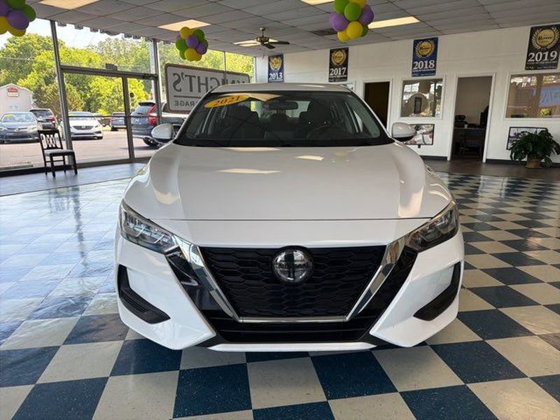 Used 2021 Nissan Sentra SV image 2