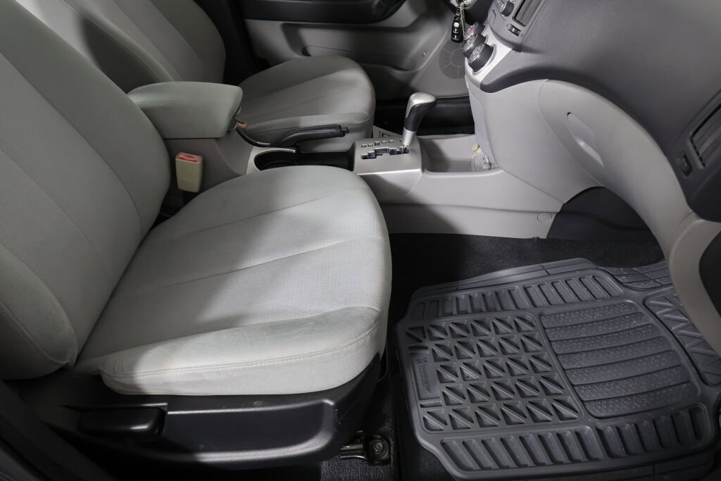 Used 2009 Hyundai Elantra SE FWD image 26