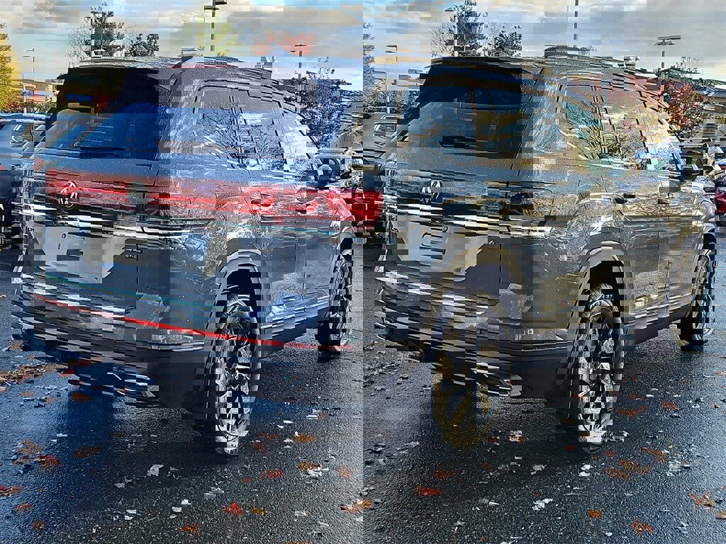 New 2026 Volkswagen Atlas SE image 3