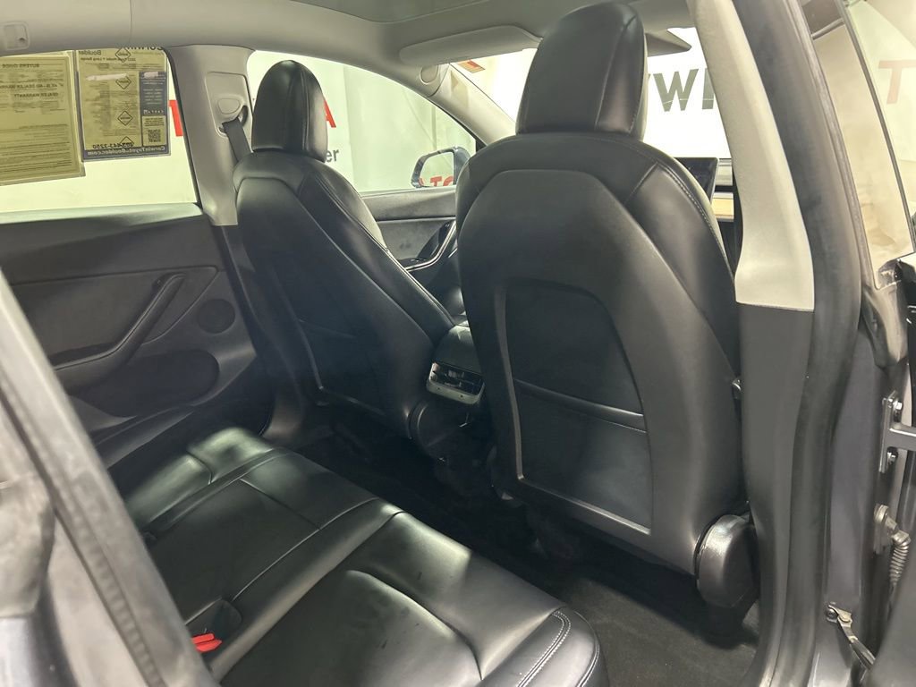 Used 2021 Tesla Model Y Long Range image 15