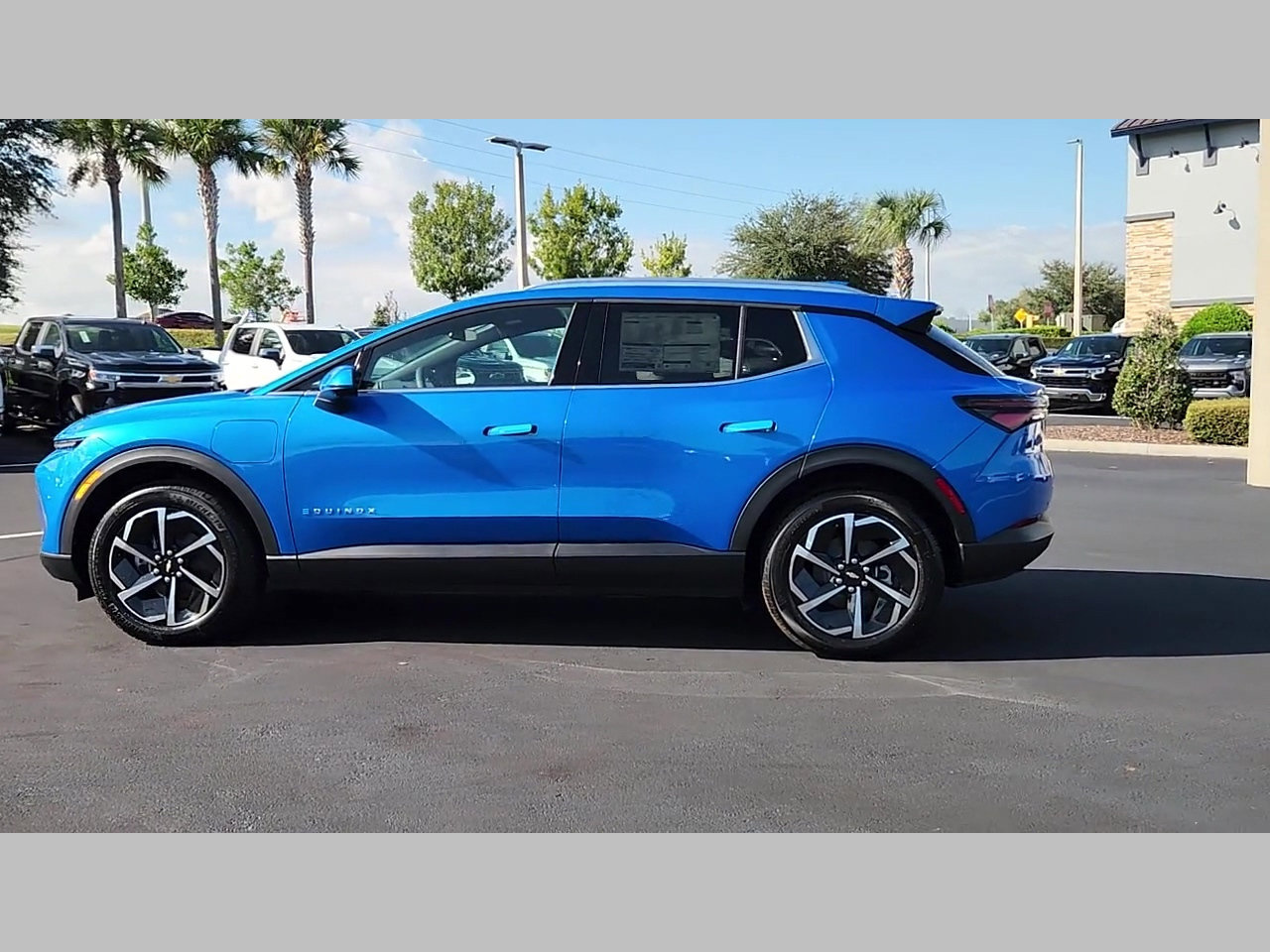 New 2026 Chevrolet Equinox EV LT AWD/4WD image 16