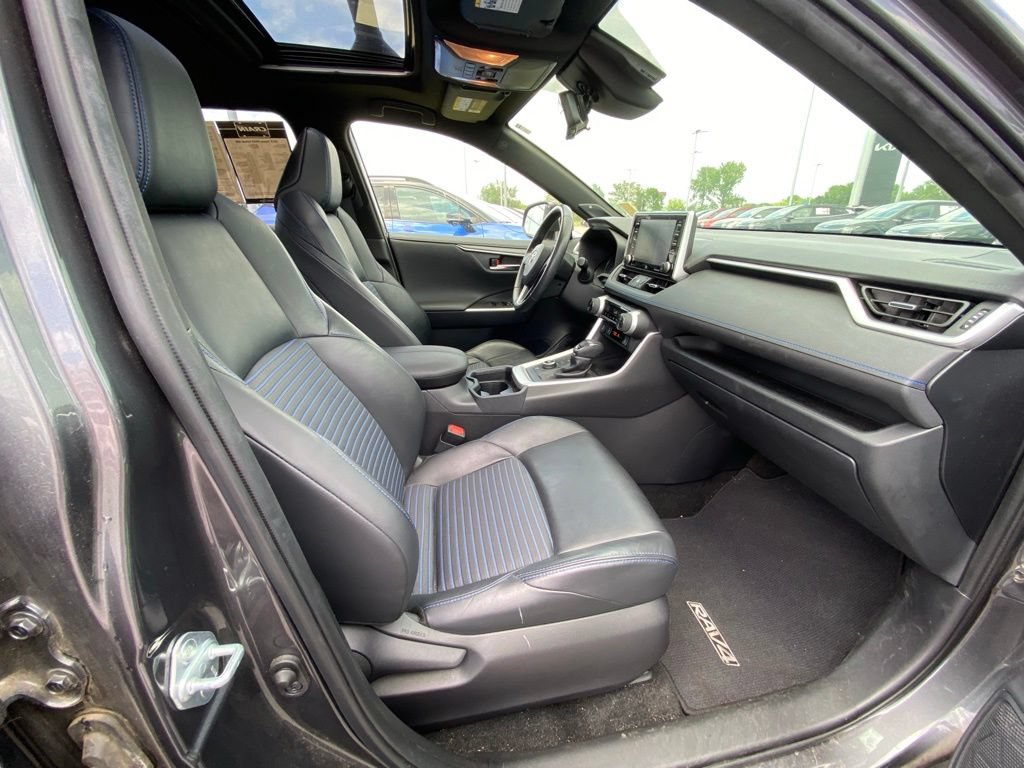 Used 2019 Toyota RAV4 XSE AWD/4WD image 25