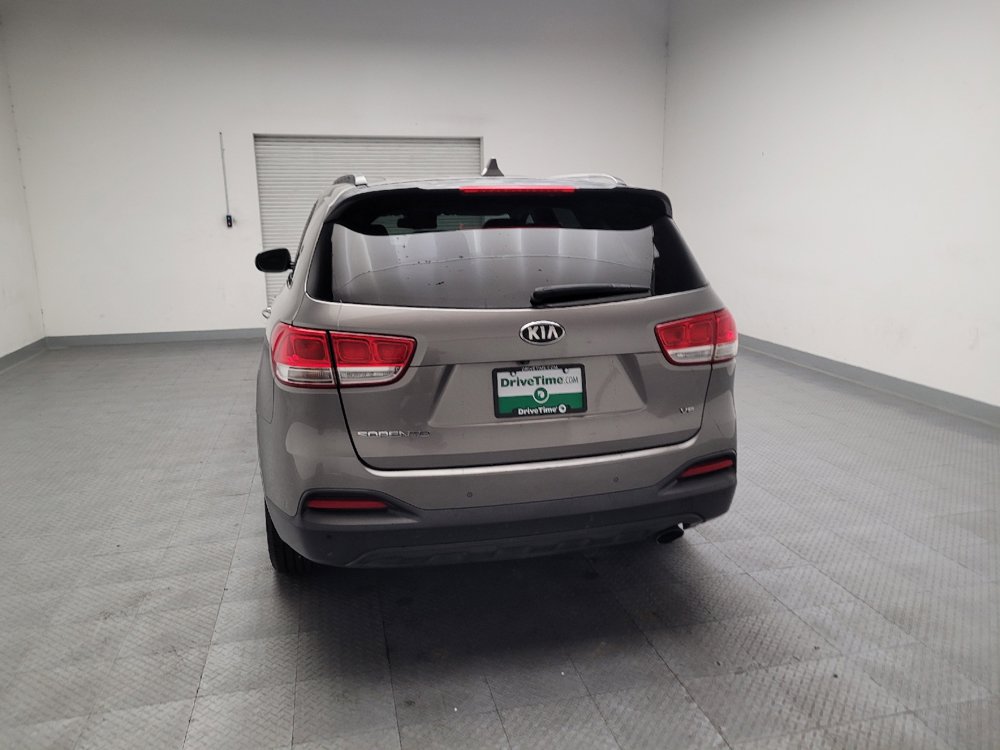 Used 2017 Kia Sorento LX w/ LX V6 Convenience Package FWD image 6