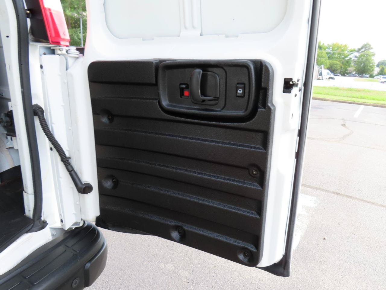 Used 2020 Chevrolet Express 3500 w/ Driver Convenience Package RWD image 23