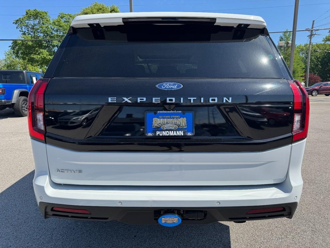 Used 2025 Ford Expedition Active AWD/4WD image 4