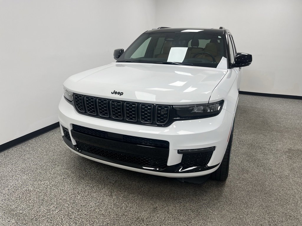 Used 2024 Jeep Grand Cherokee L Summit image 3