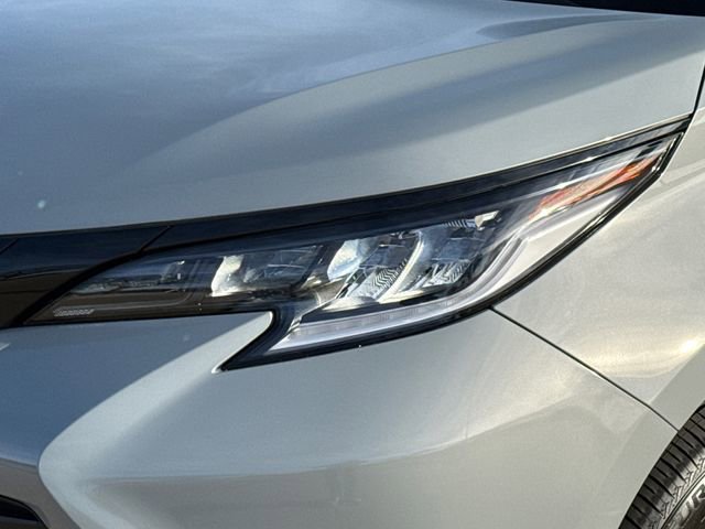 Used 2025 Toyota Sienna XLE Woodland Edition image 4
