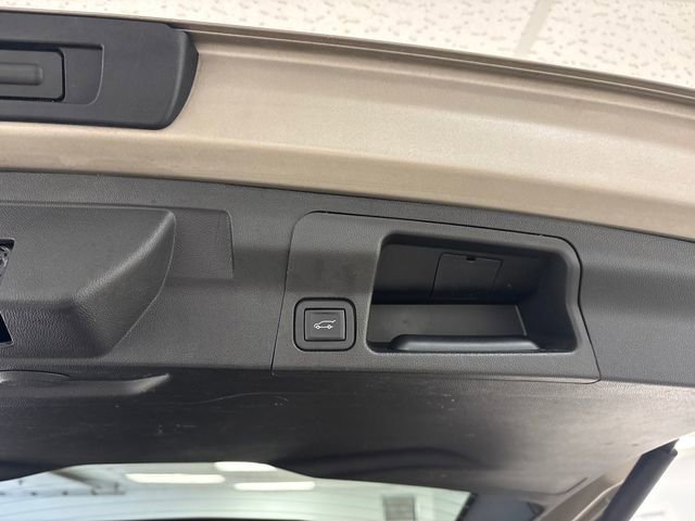 Used 2023 GMC Acadia SLE w/ Driver Convenience Package image 28