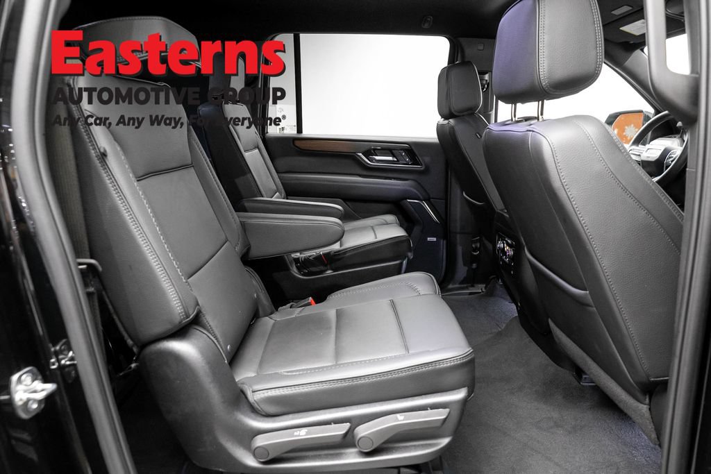 Used 2025 GMC Yukon XL Denali AWD/4WD image 25