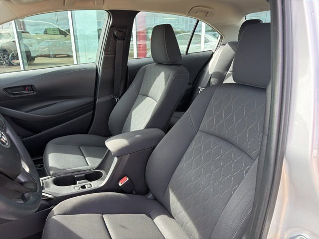 Used 2025 Toyota Corolla LE FWD image 9