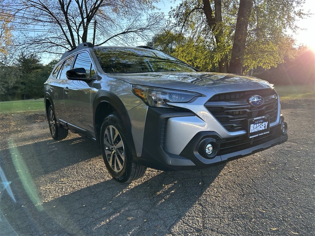 Certified 2025 Subaru Outback Premium image 2