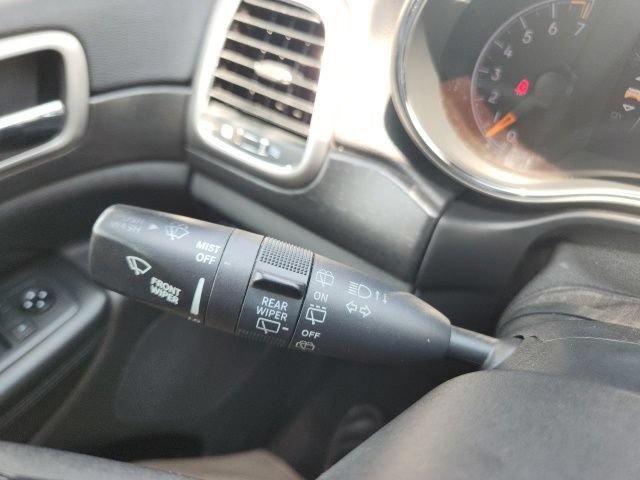 Used 2018 Jeep Grand Cherokee Altitude RWD image 40
