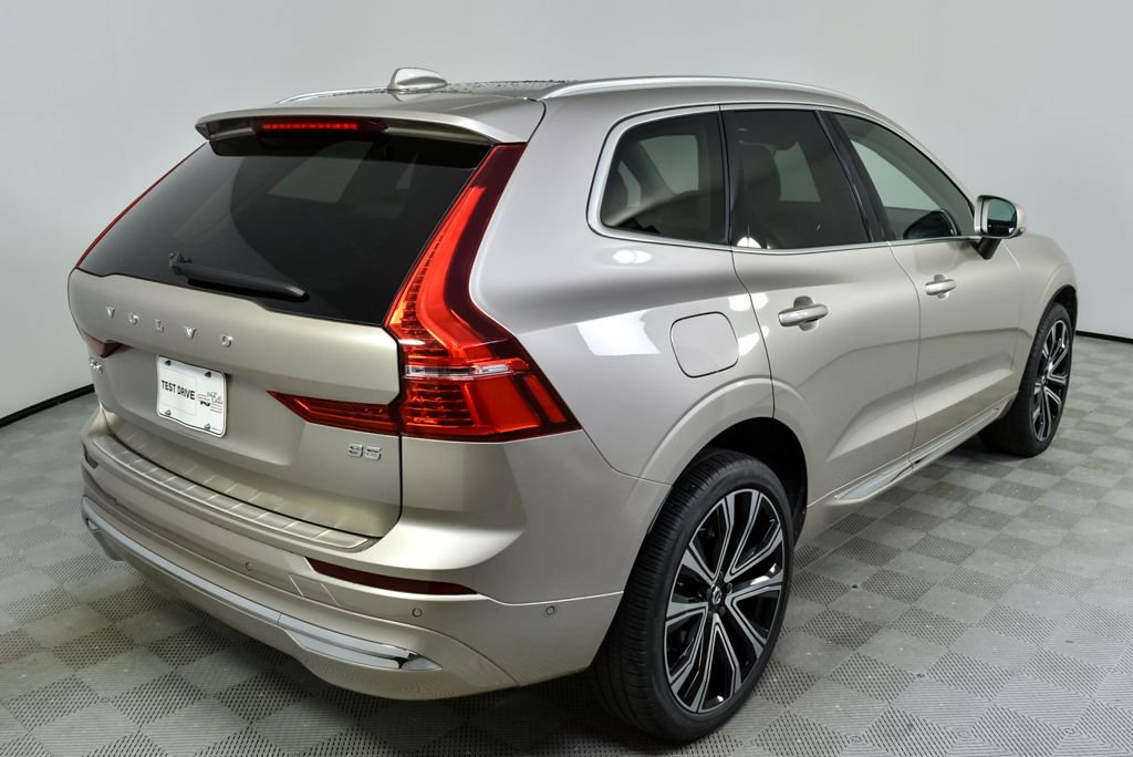 Certified 2023 Volvo XC60 B5 Ultimate w/ Protection Package Premier image 30