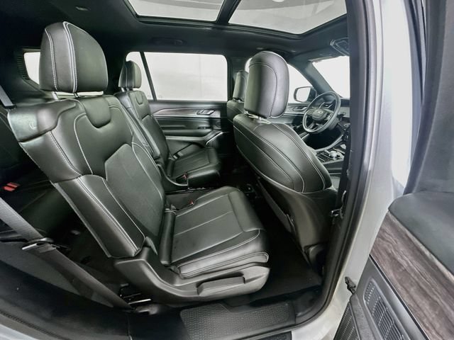 Used 2023 Jeep Grand Cherokee L Overland AWD/4WD image 9