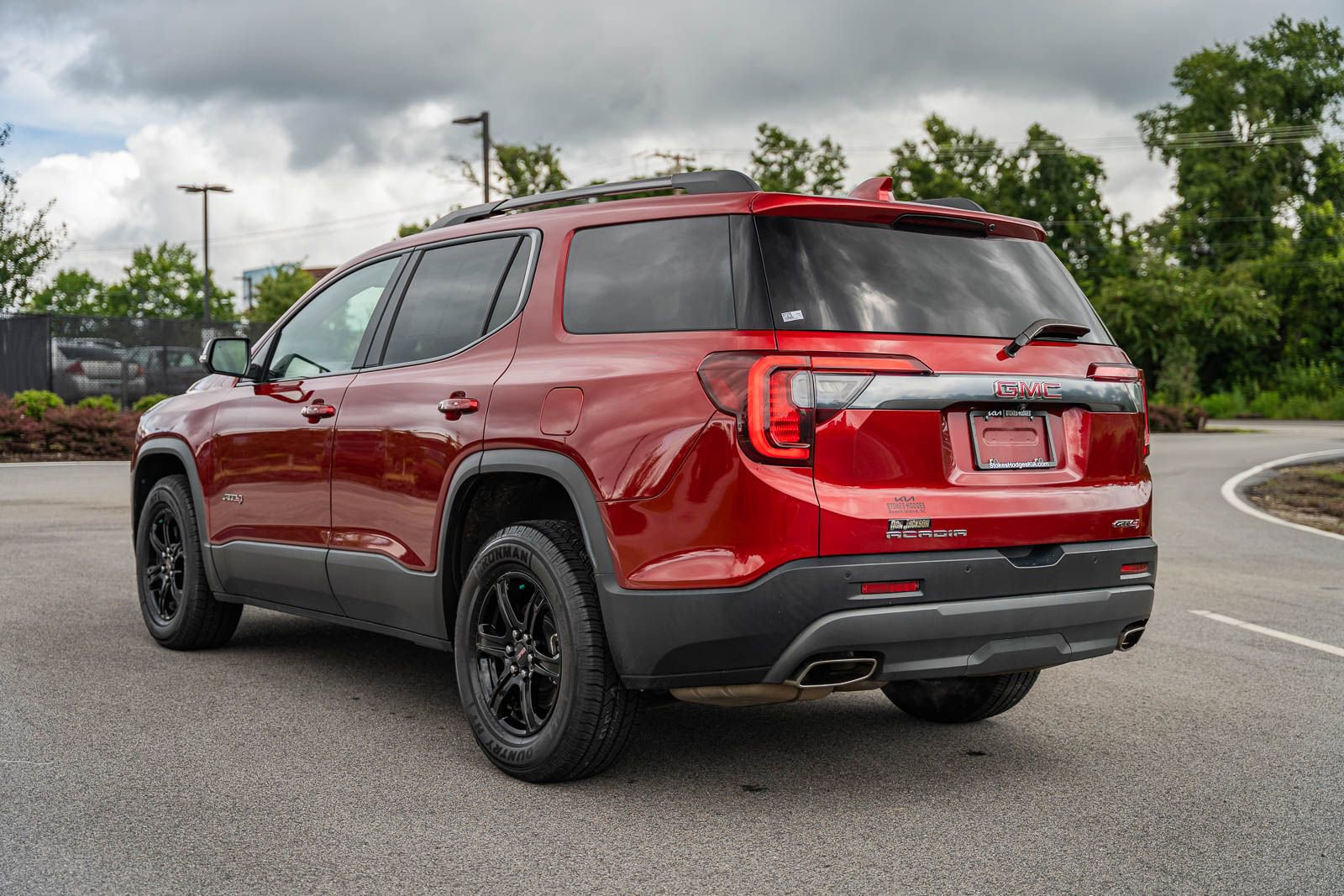 Used 2023 GMC Acadia AT4 w/ Technology Package image 5