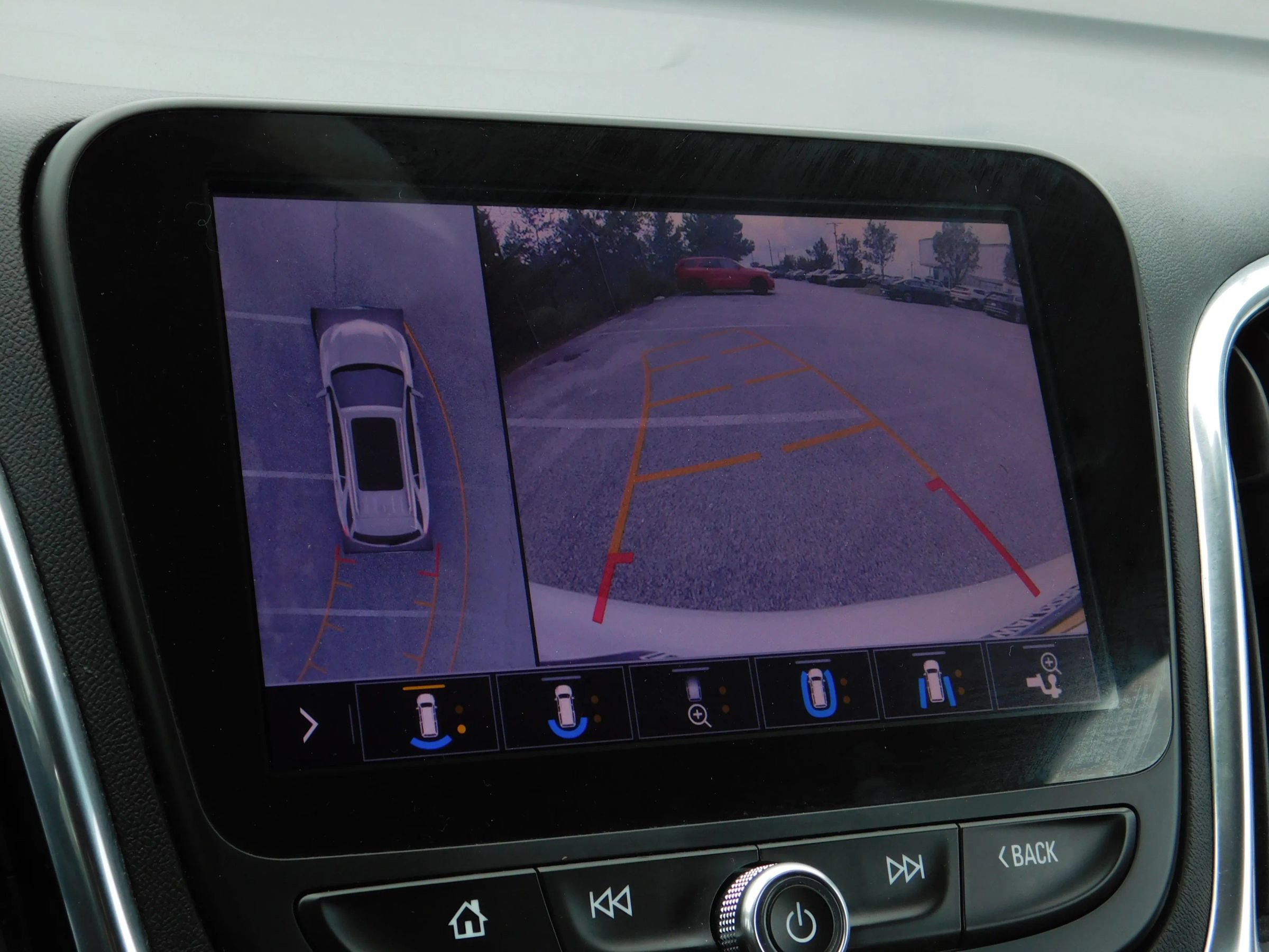 Used 2020 Chevrolet Equinox Premier FWD image 25