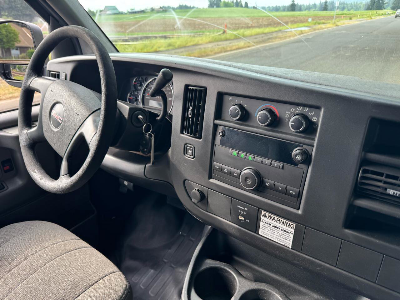 Used 2009 GMC Savana 3500 RWD image 21