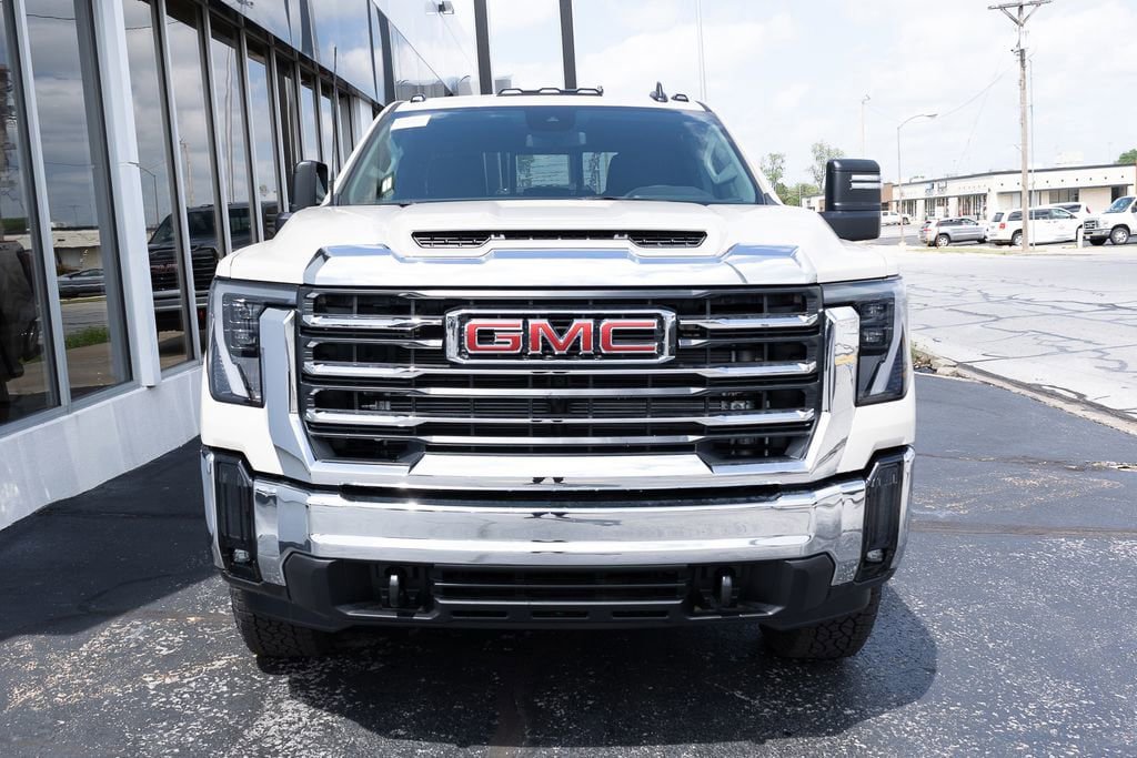 New 2026 GMC Sierra 2500 SLE AWD/4WD image 3