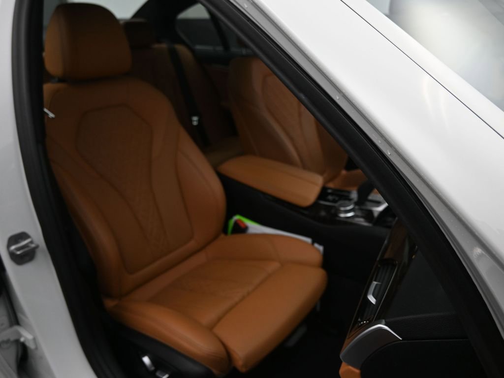 Certified 2023 BMW 530i w/ Convenience Package image 27