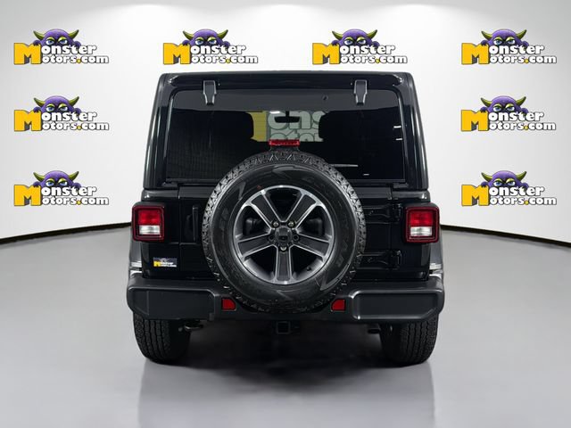 Used 2023 Jeep Wrangler Unlimited Sahara w/ Cold Weather Group AWD/4WD image 6
