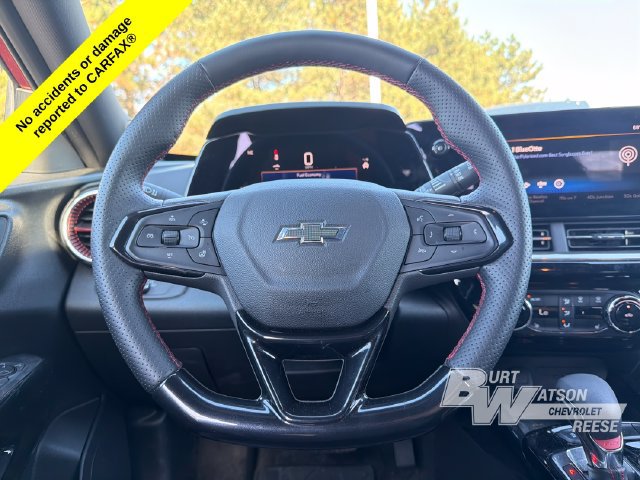 Used 2024 Chevrolet Trax RS w/ Sunroof Package FWD image 18