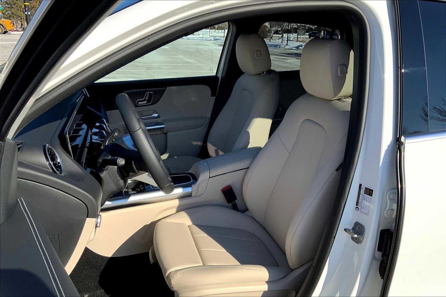 New 2025 Mercedes-Benz GLA 250 GLA 250 image 11