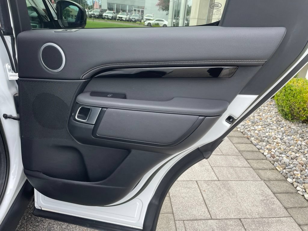 Used 2023 Land Rover Discovery S R-Dynamic AWD/4WD image 15