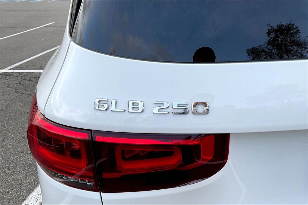 Used 2021 Mercedes-Benz GLB 250 GLB 250 image 23