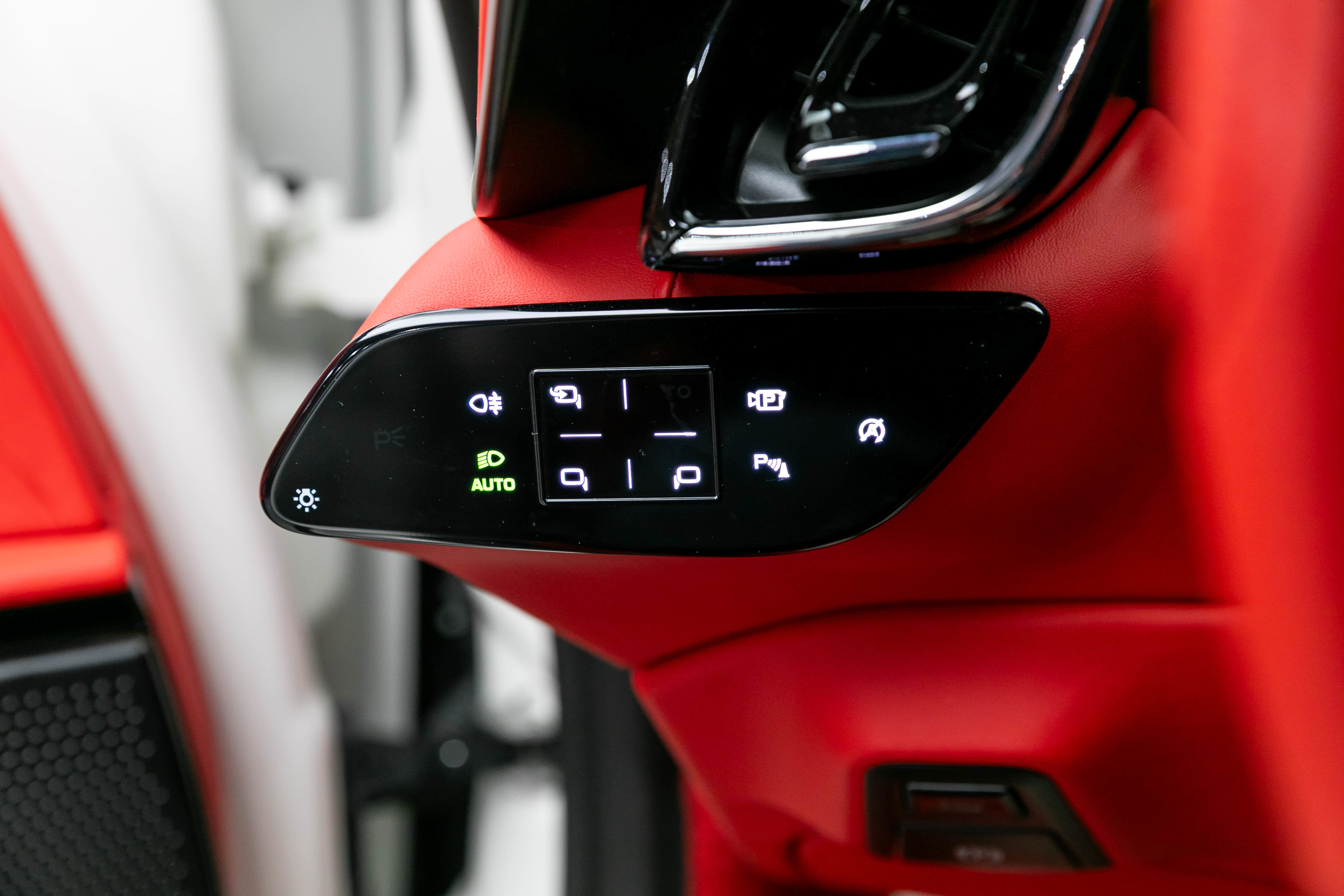 Certified 2022 Ferrari Roma image 27