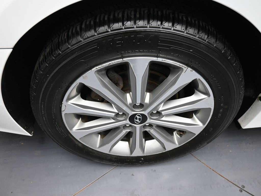 Used 2016 Hyundai Sonata Limited w/ Option Group 04 image 12