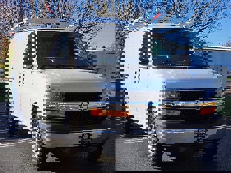 Used 2014 Chevrolet Express 2500 image 2