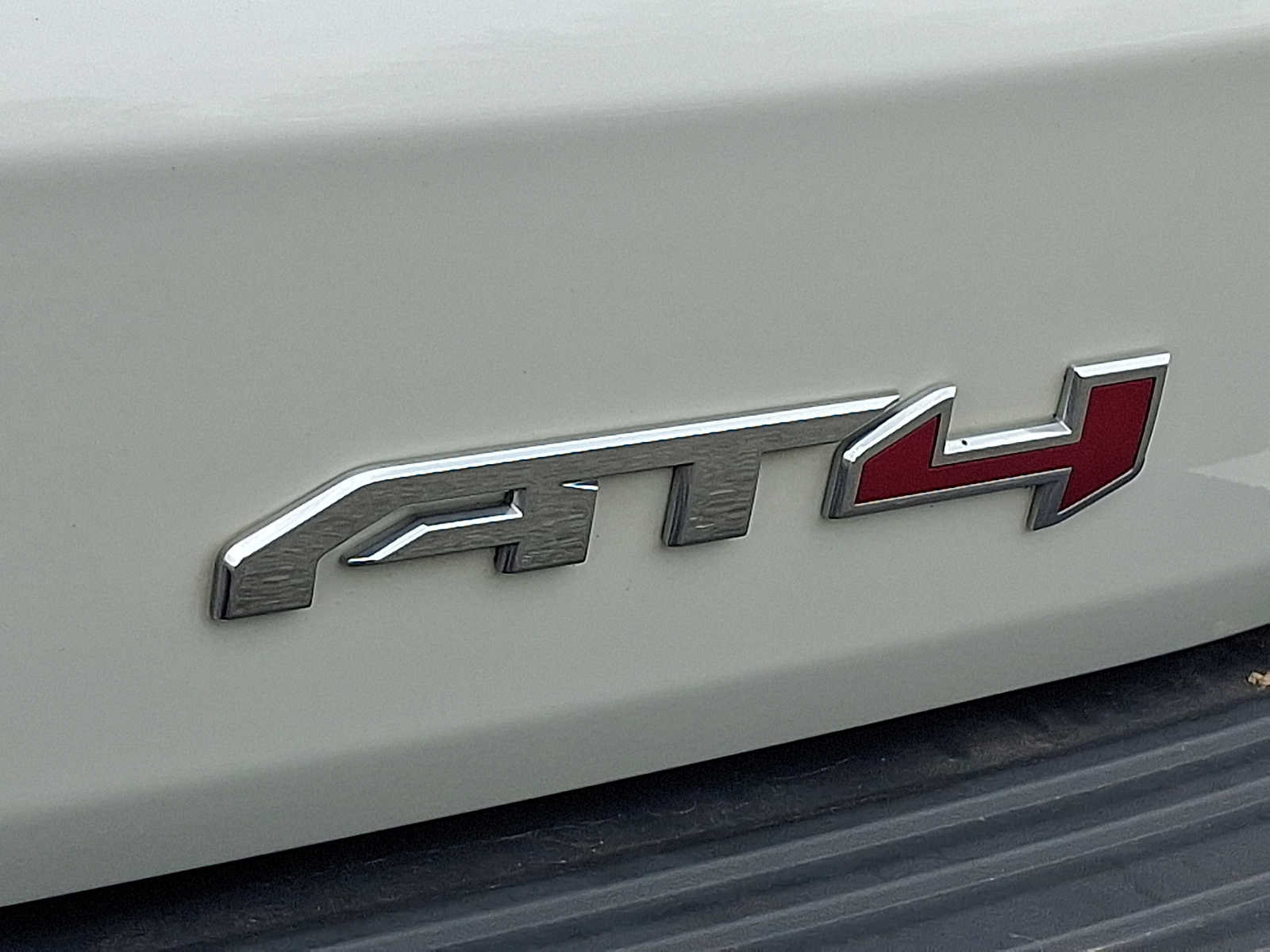 Used 2022 GMC Yukon AT4 AWD/4WD image 30