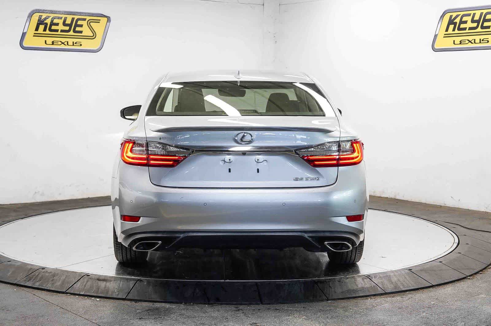 Used 2016 Lexus ES 350 w/ Luxury Package w/Wood Trim FWD image 3