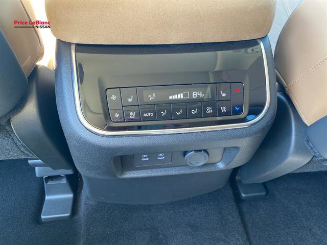 Used 2025 INFINITI QX80 Sensory image 17