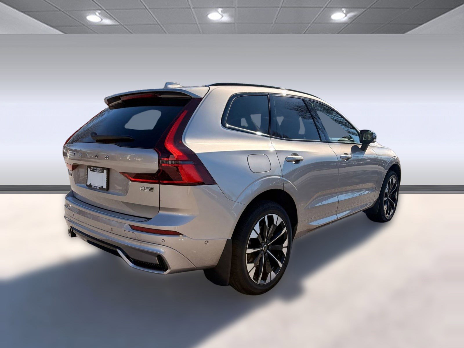 New 2026 Volvo XC60 B5 Plus w/ Climate Package image 9