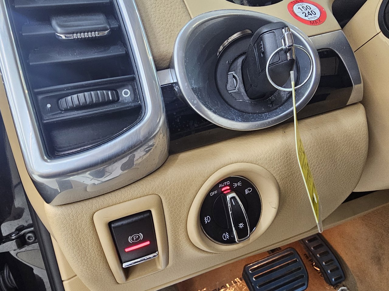 Used 2014 Porsche Cayenne S w/ Comfort Plus Package image 35