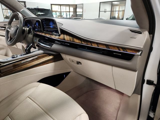 Used 2023 Cadillac Escalade Premium Luxury Platinum AWD/4WD image 38