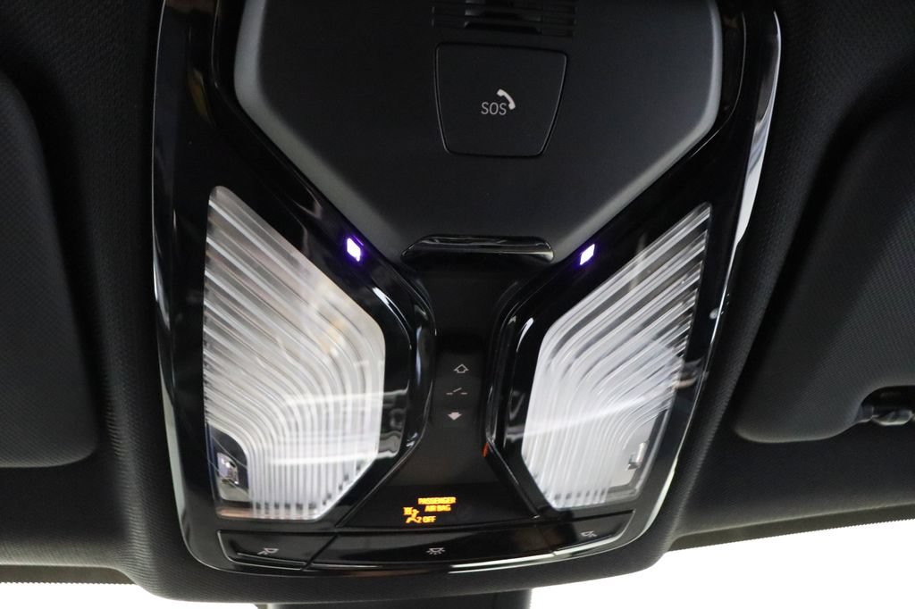 Used 2021 BMW X5 sDrive40i w/ Premium Package RWD image 32