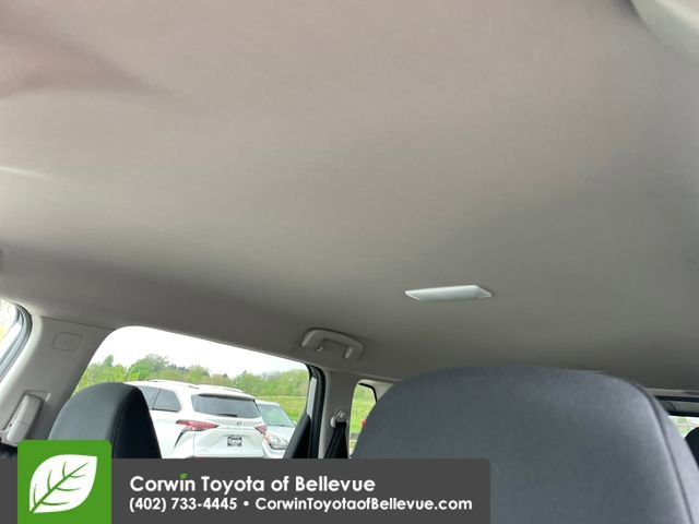 Used 2025 Nissan Rogue SV image 24