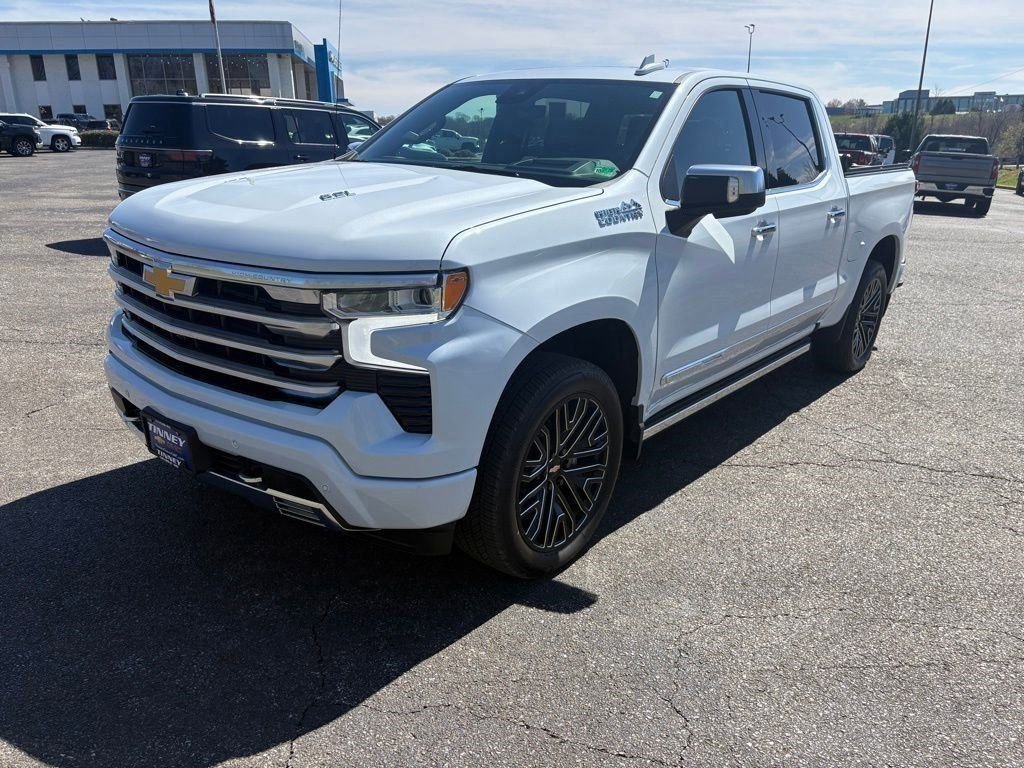 Used 2026 Chevrolet Silverado 1500 High Country w/ Technology Package image 3