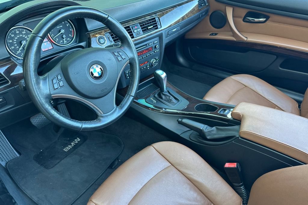Used 2011 BMW 328i Convertible image 10