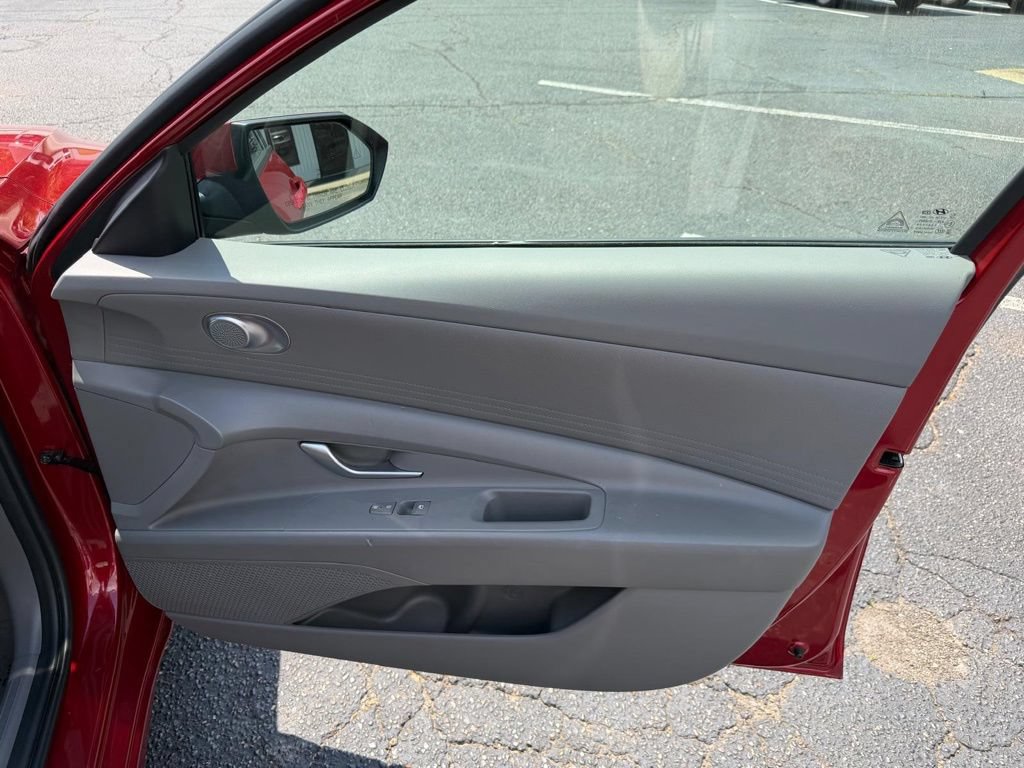 Used 2024 Hyundai Elantra SEL FWD image 26