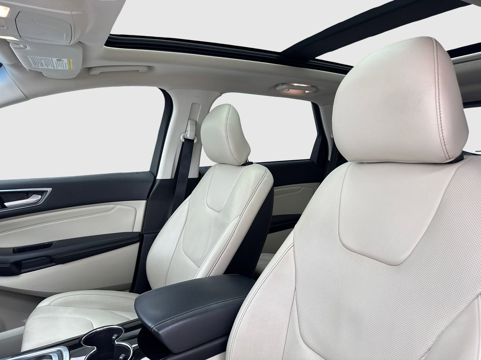 Used 2017 Ford Edge Titanium w/ Equipment Group 301A FWD image 15