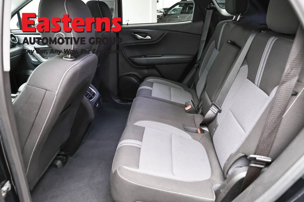 Used 2025 Chevrolet Blazer LT FWD image 21
