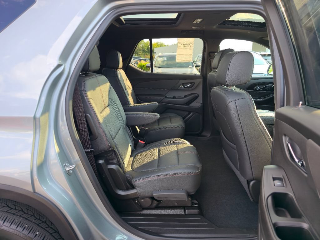 Certified 2023 Chevrolet Traverse RS w/ LPO, Floor Liner Package AWD/4WD image 30