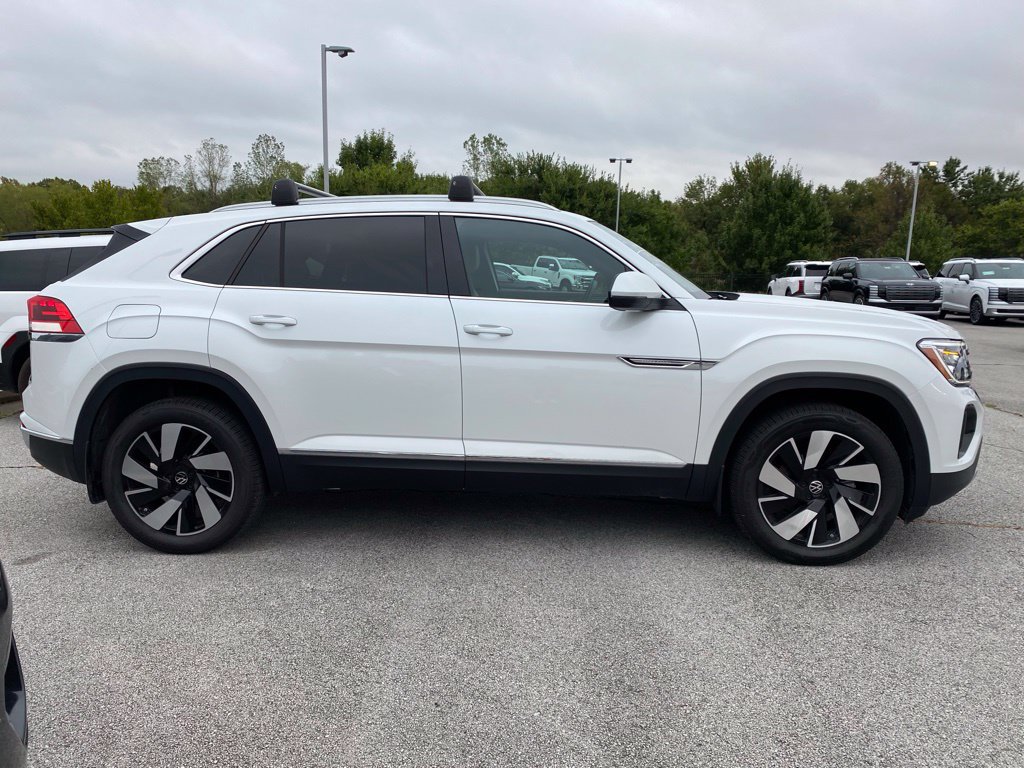Used 2026 Volkswagen Atlas Cross Sport SEL AWD/4WD image 8