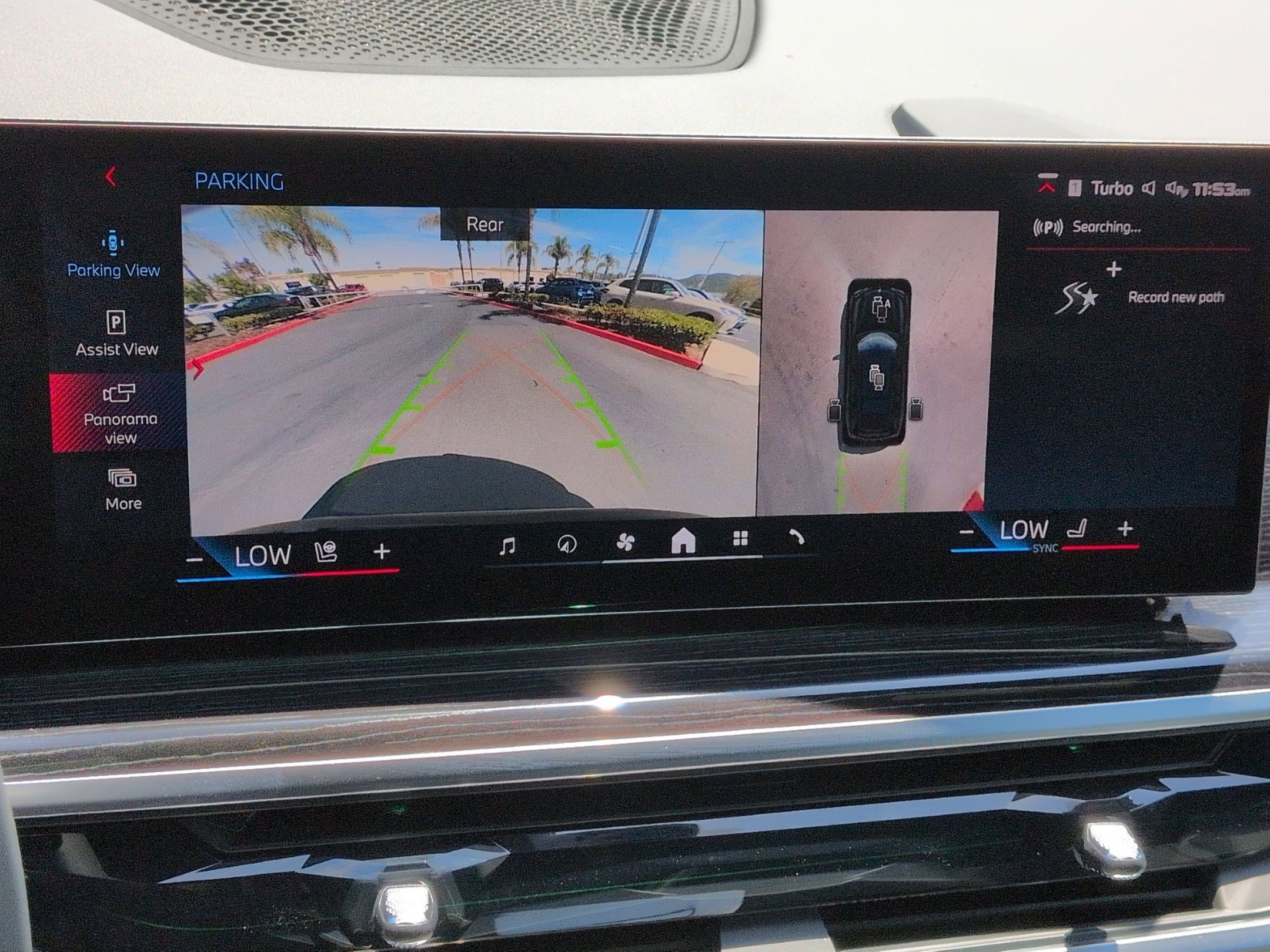 Used 2025 BMW X7 M60i AWD/4WD image 25