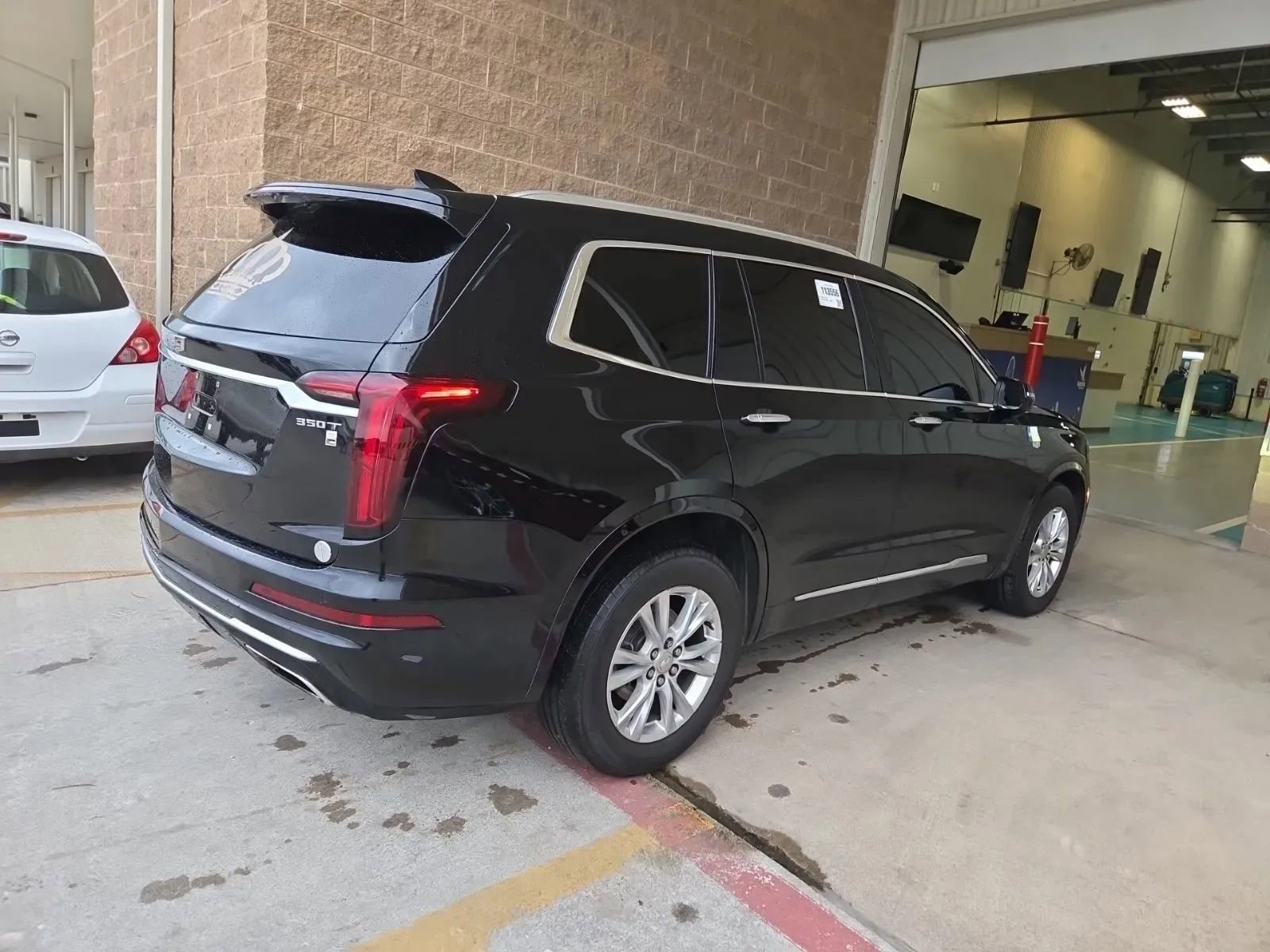 Used 2021 Cadillac XT6 Luxury w/ LPO, Floor Liner Package AWD/4WD image 4